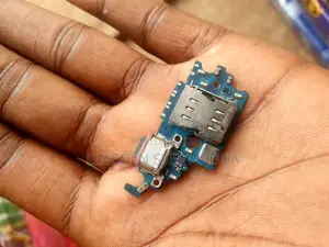 Charging Port Board for a Samsung Galaxy S21 Ultra 5g.