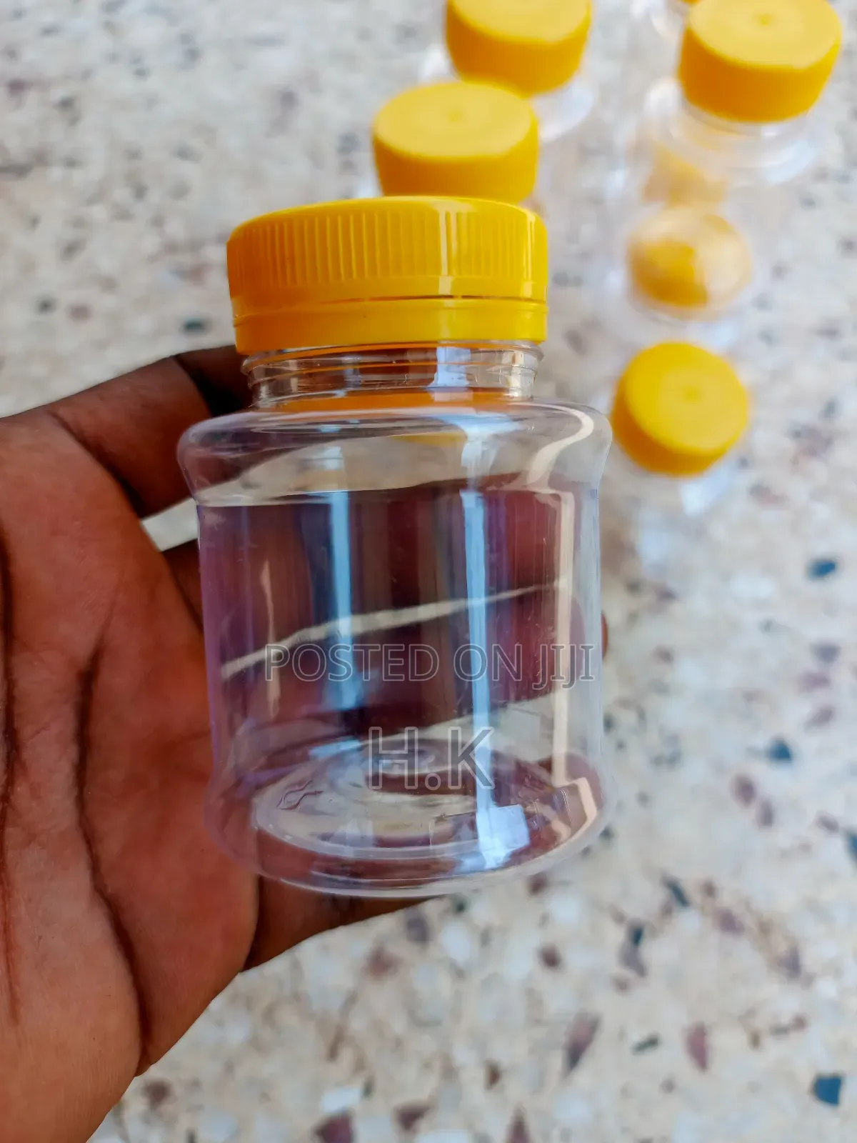 120ml Disposable Clear Plastic Bottle With a Yellow Screw-on Lid 1