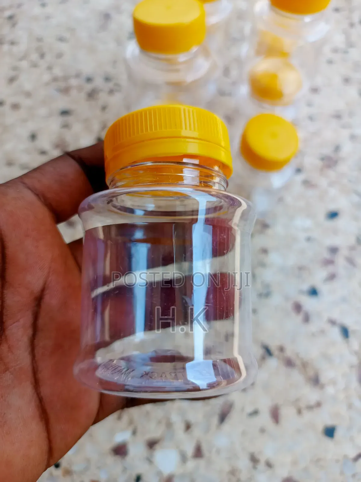 120ml Disposable Clear Plastic Bottle With a Yellow Screw-on Lid 1