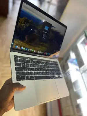 Laptop Apple MacBook Pro 2020 16GB Intel Core I5 SSD 512GB