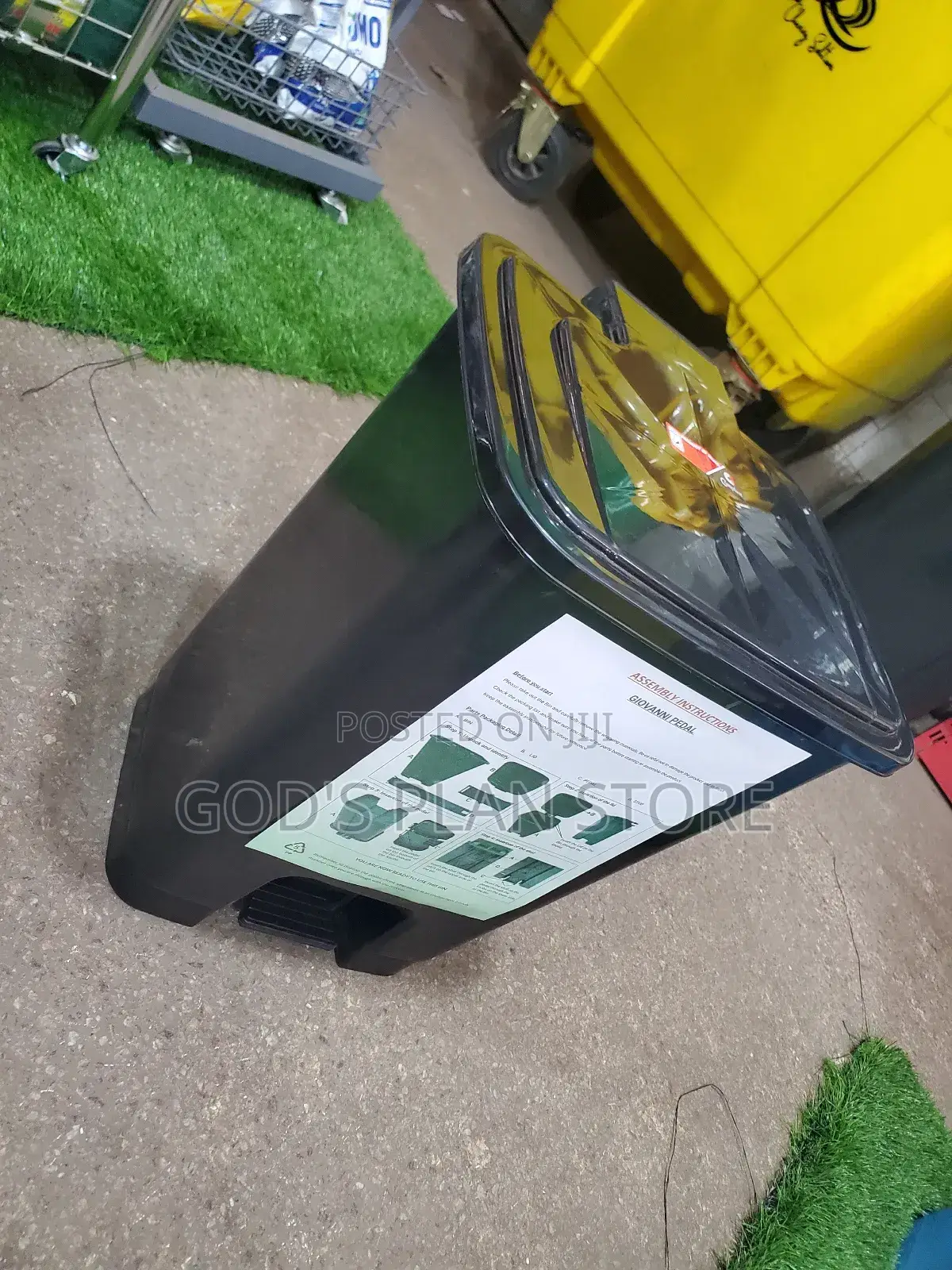 Imported 30litres Plastic Dust Bin for Indoor and Outdoor