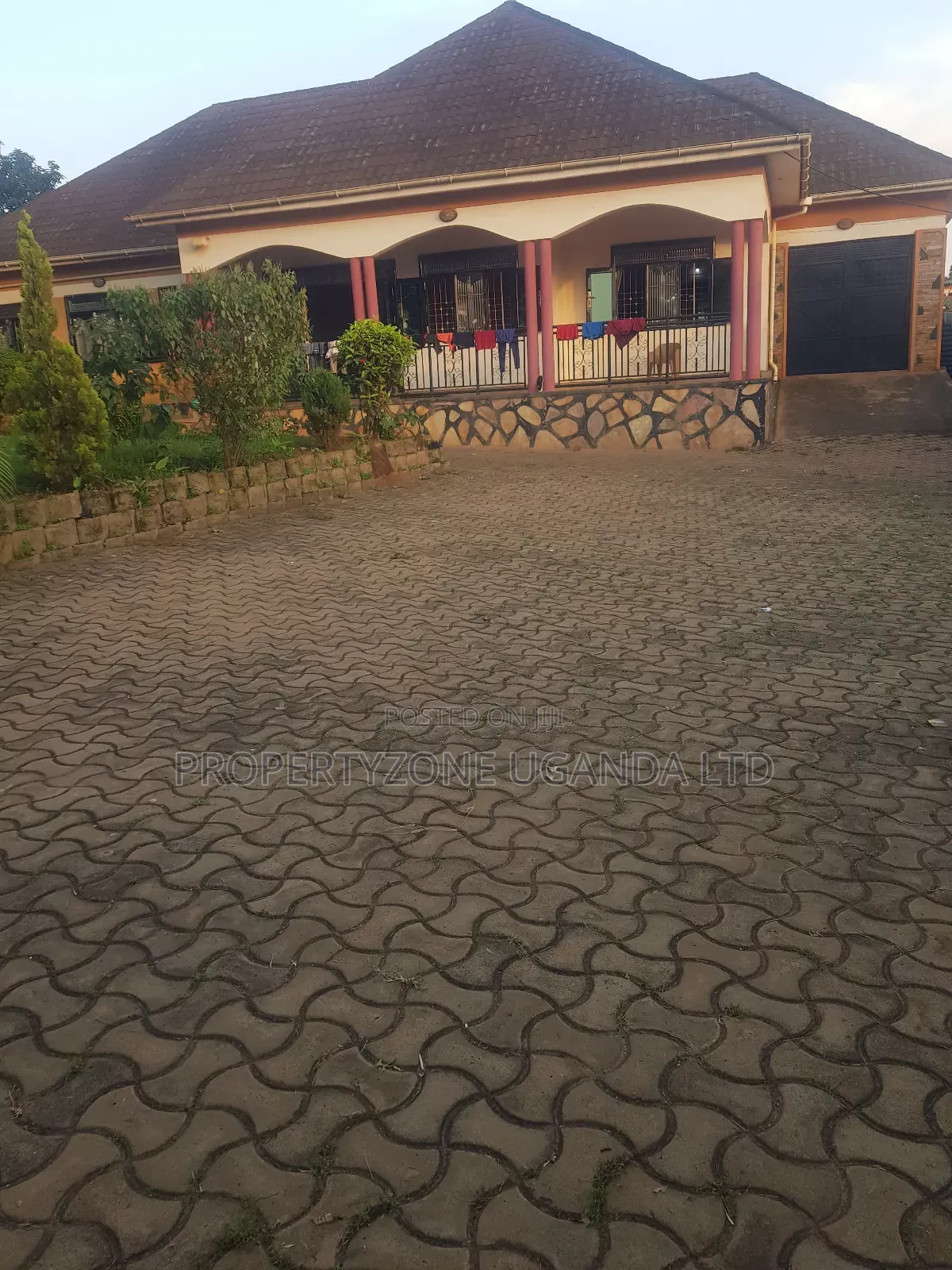 Furnished 5bdrm Bungalow in Kawempe for sale