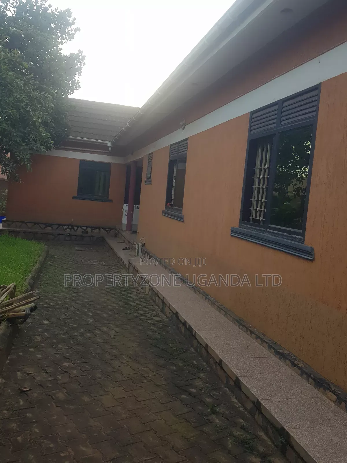 Furnished 5bdrm Bungalow in Kawempe for sale