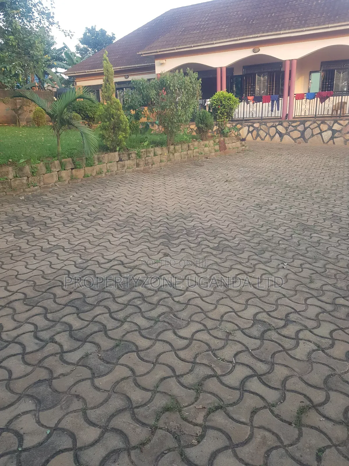 Furnished 5bdrm Bungalow in Kawempe for sale