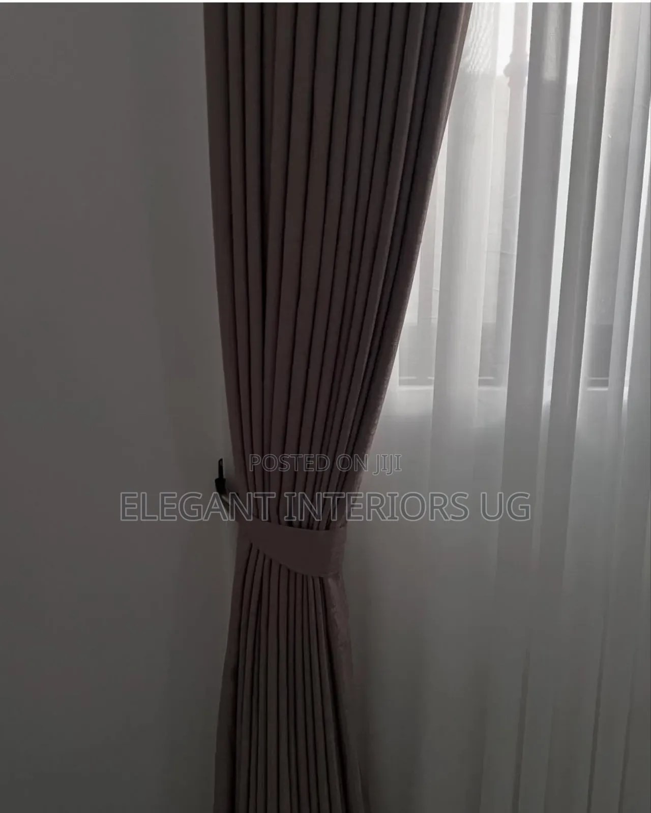 Elegant Curtains Used in Both Homes and Hotels Available in Stock