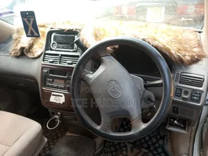 Toyota Ipsum 2000 White