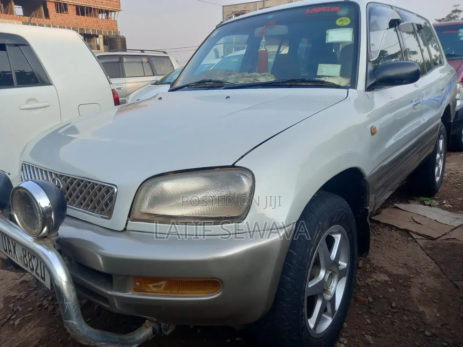Toyota RAV4 Base FWD 1999 White