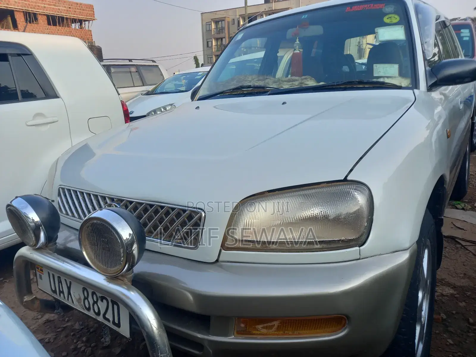 Toyota RAV4 Base FWD 1999 White