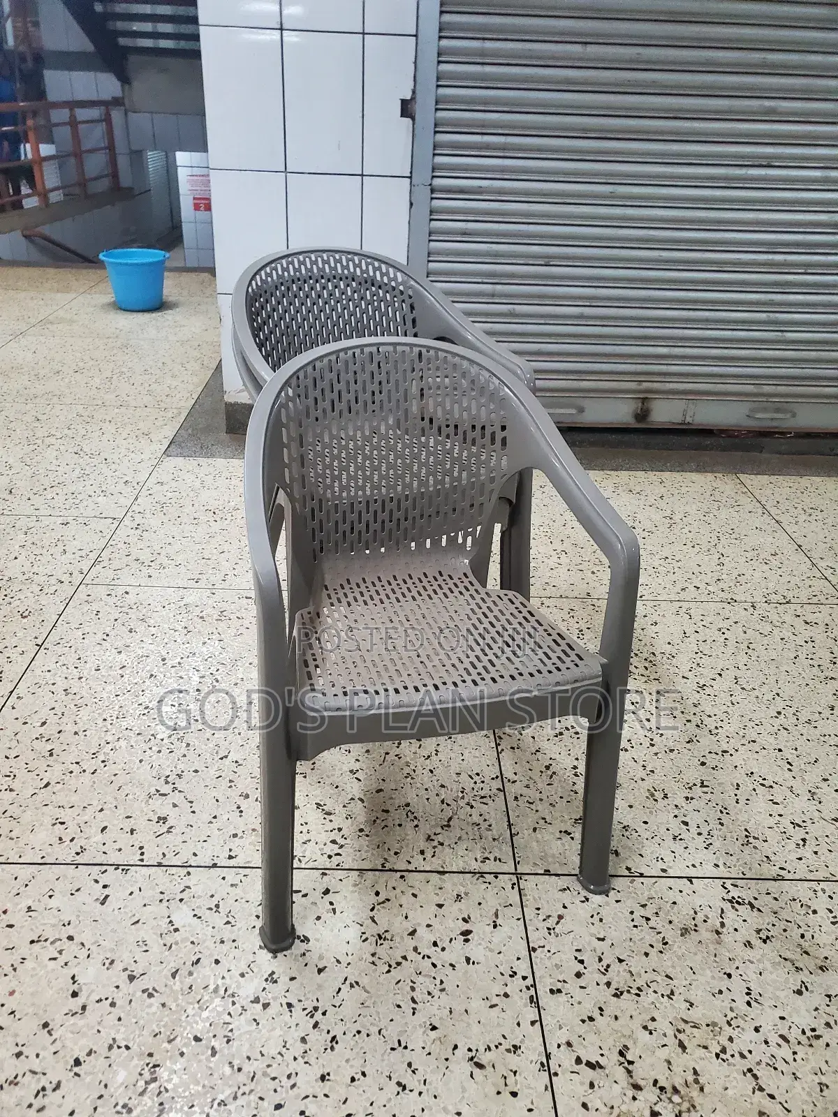 Basement Plastic Chairs Plastic Chairs