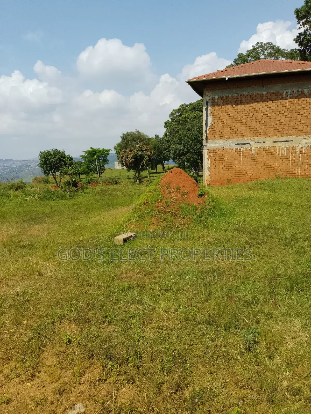 1 Acre and 15 Decimals for Sale in Seguku Hill 1 Billion SHS