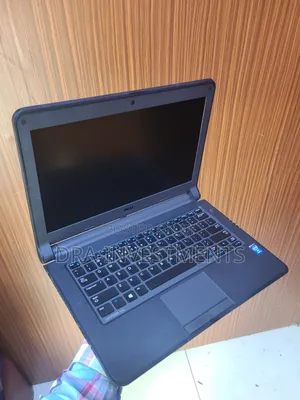 New Laptop Dell Latitude 13 3340 8GB Intel Core I5 SSD 256GB