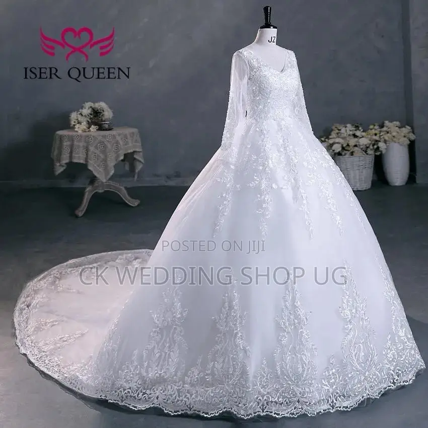 Brandnew Wedding Gown for Hire