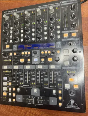Behringer Digital Pro Mixer Ddm4000 5-channel Dj Mixer