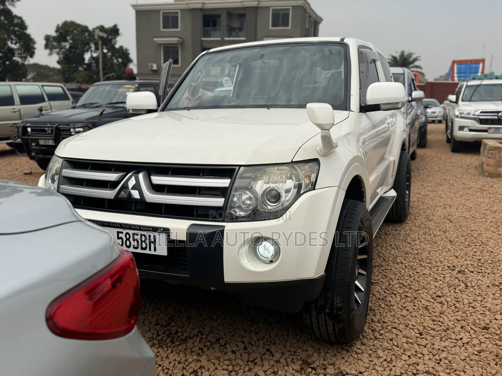 Mitsubishi Pajero 2008 White