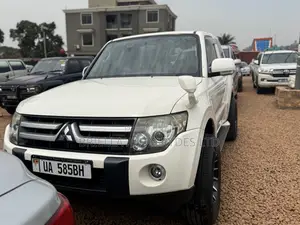 Mitsubishi Pajero 2008 White