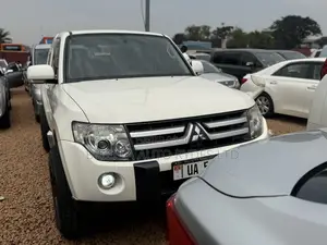 Mitsubishi Pajero 2008 White