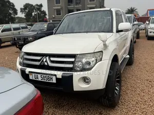 Mitsubishi Pajero 2008 White