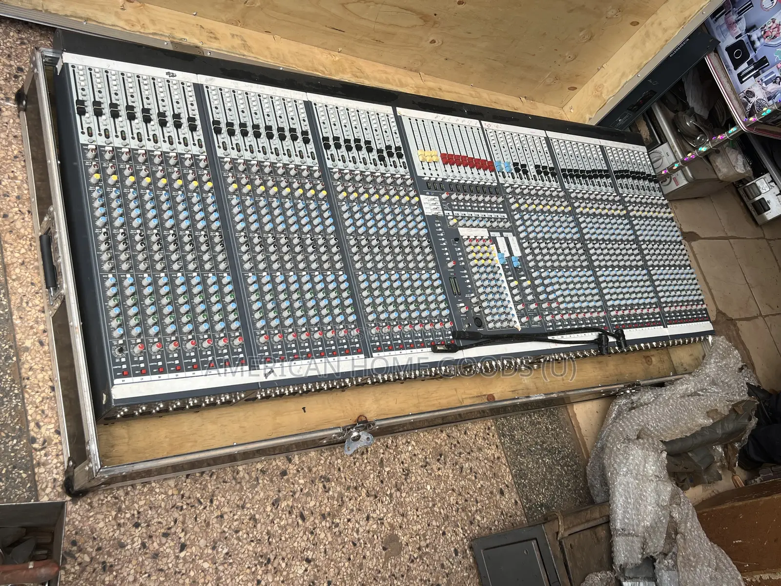 Allen and Heath Professional Power Mixer With 60 Channels With Case