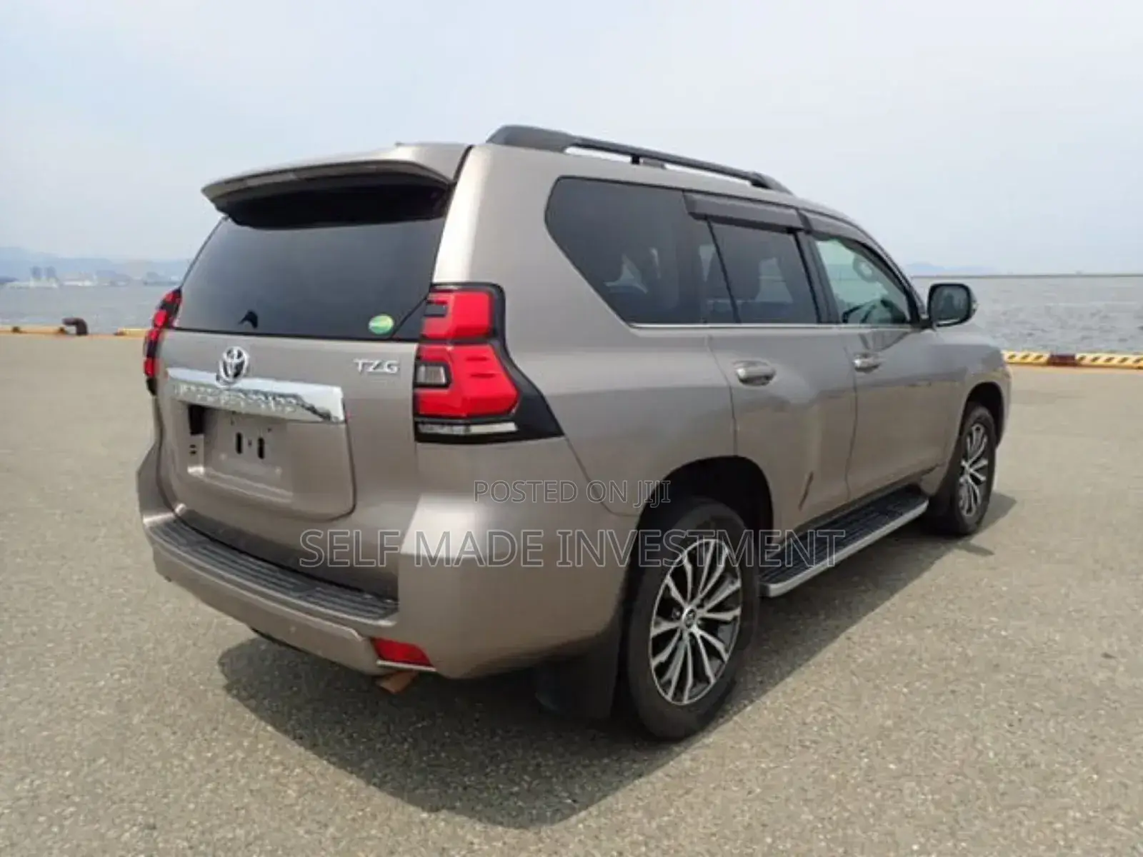 Toyota Land Cruiser Prado 2021 Gray