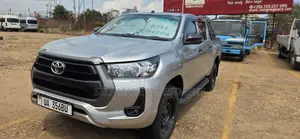 Toyota Hilux 2022 Gray