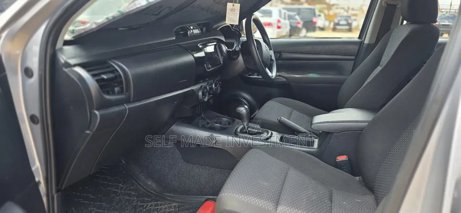 Toyota Hilux 2022 Gray