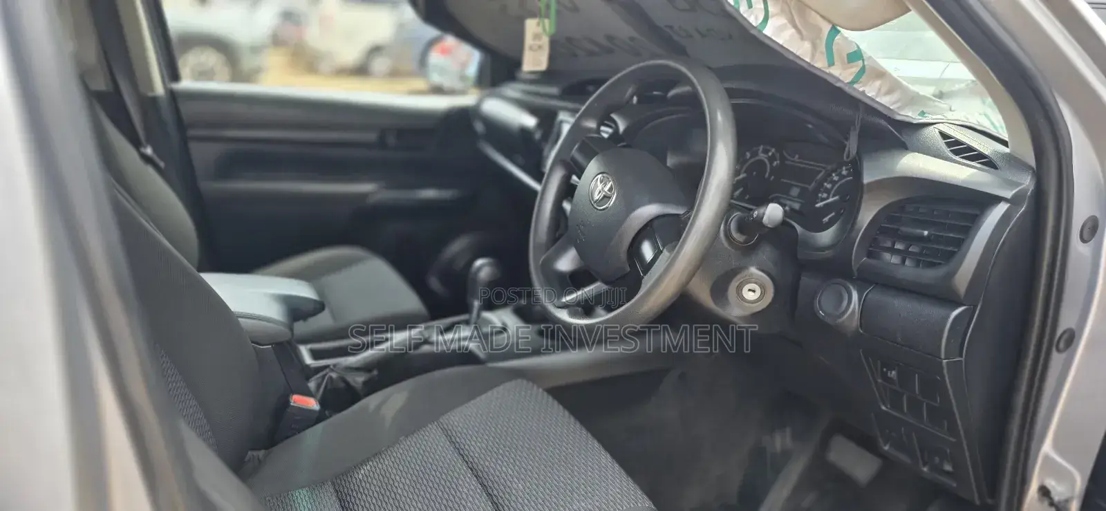 Toyota Hilux 2022 Gray