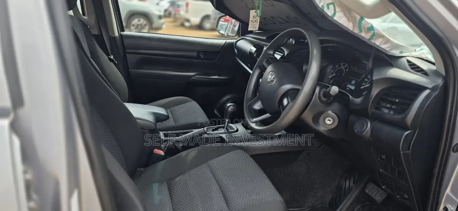 Toyota Hilux 2022 Gray