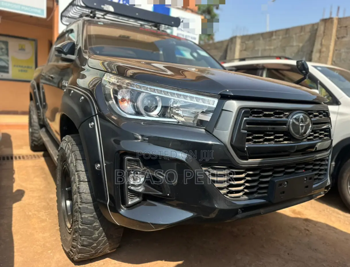 Toyota Hilux 2019 Black