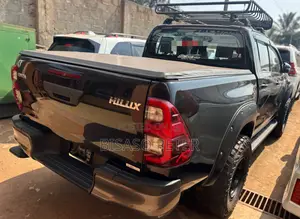 Toyota Hilux 2019 Black