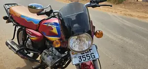 Bajaj Boxer 125 2025 Red