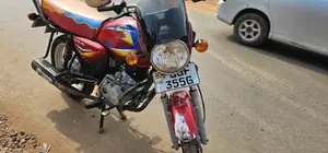 Bajaj Boxer 125 2025 Red