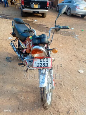 TVS HLX 125 2022 Red