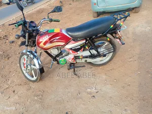 TVS HLX 125 2022 Red