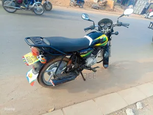 Bajaj Boxer 125 2024 Red