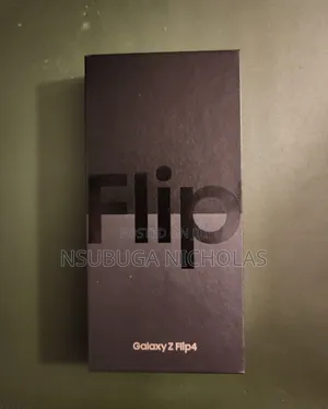 New Samsung Galaxy Z Flip4 256 GB Black