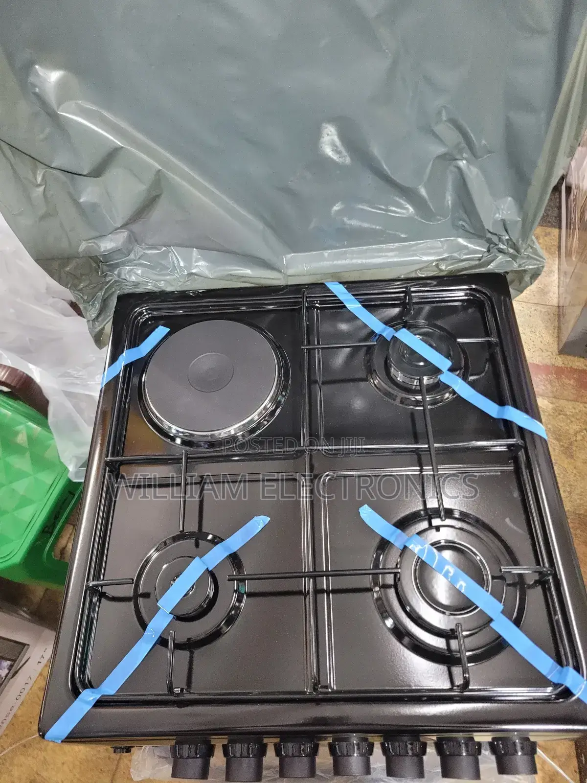 Blueflame 3 Gas + 1 Electric Plate Gas Cooker Electric Oven 50*50