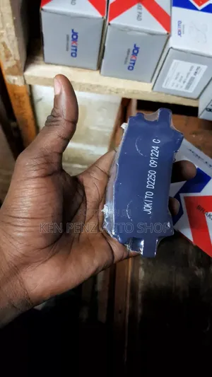 Front Brake Pads for Toyota Kluger