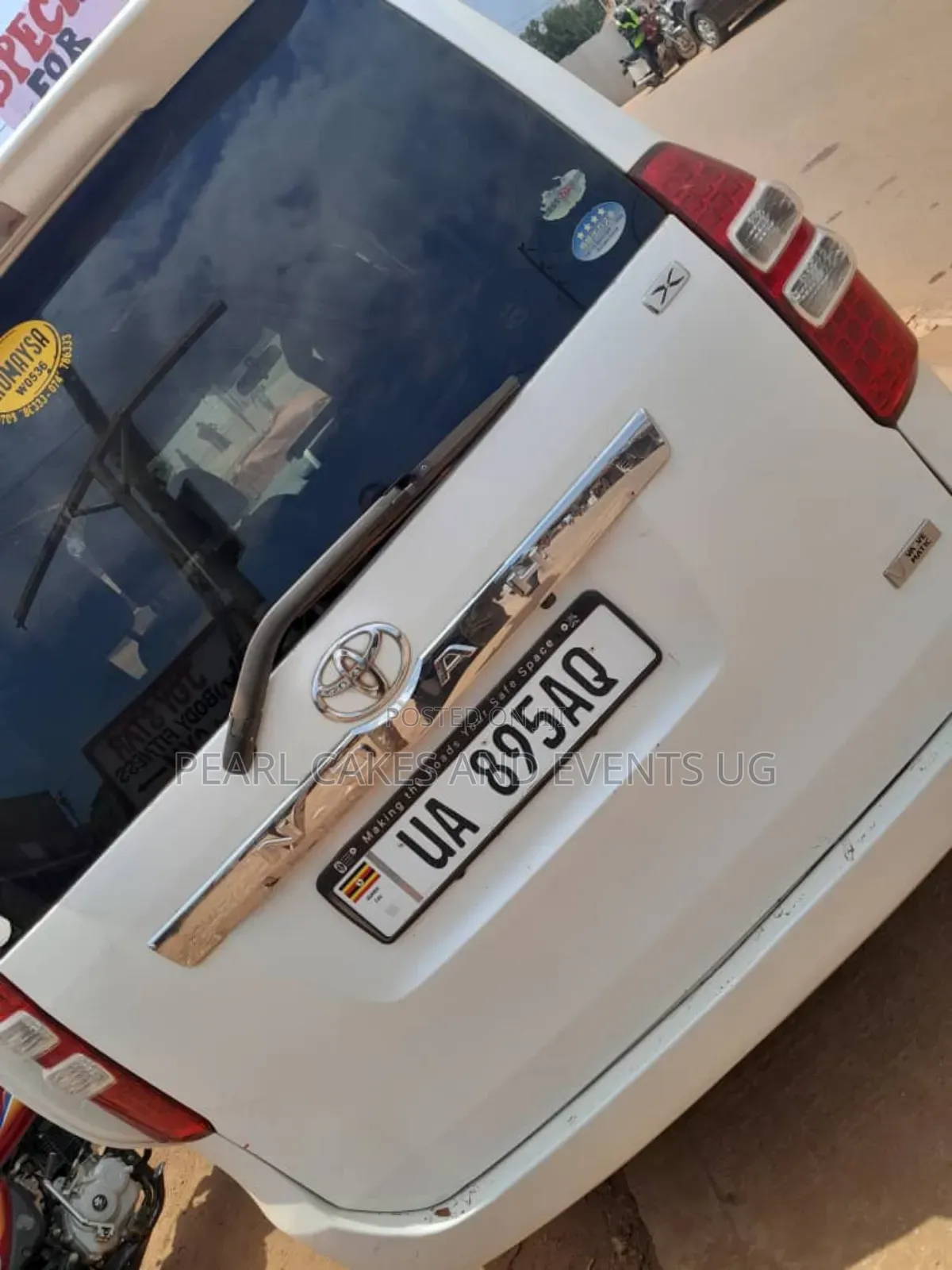 Toyota Noah Car Hire With Driver Airport Pick-Up Selfdrive 3dv