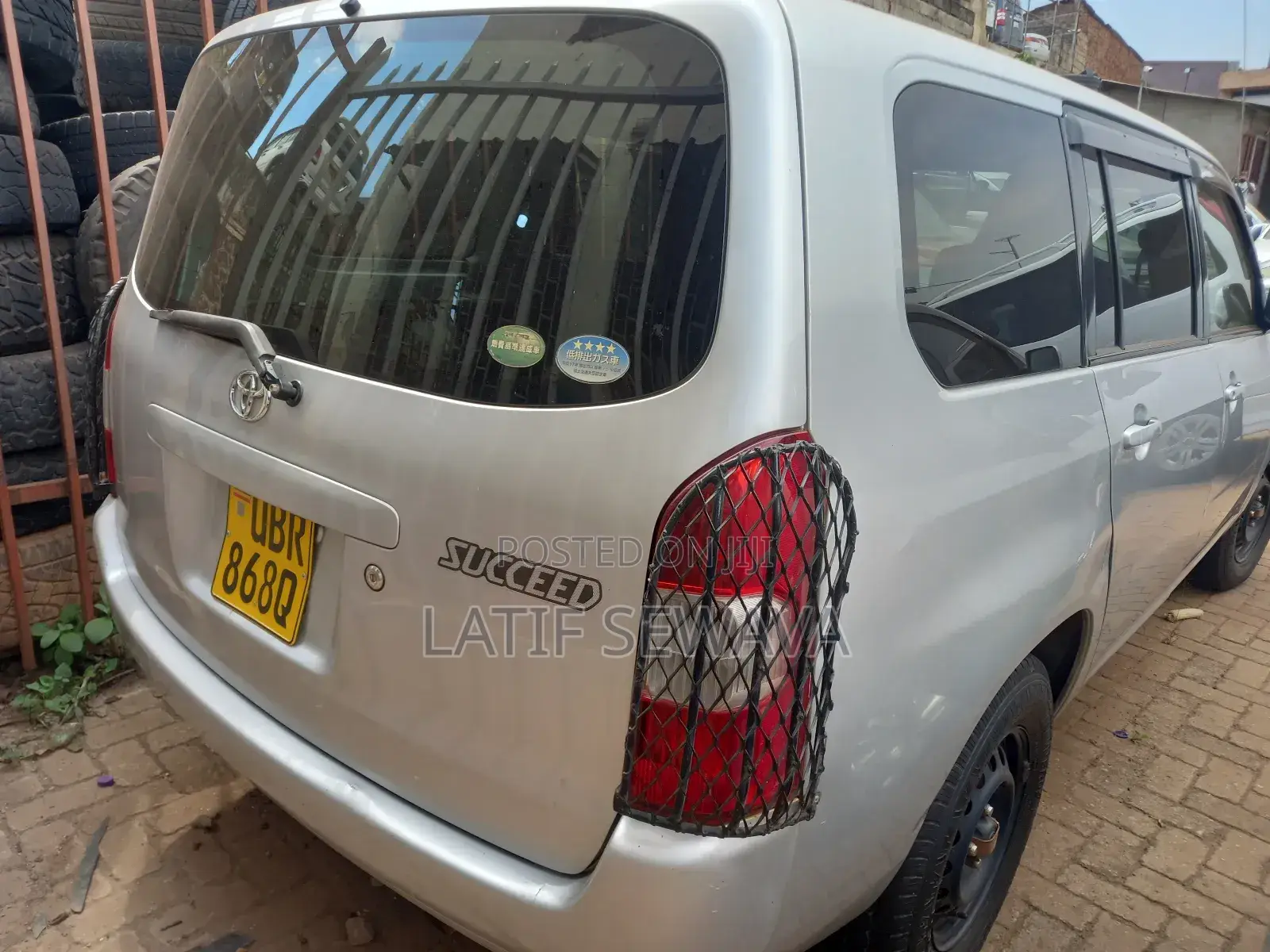 Toyota Succeed SV Premium 2014 Silver