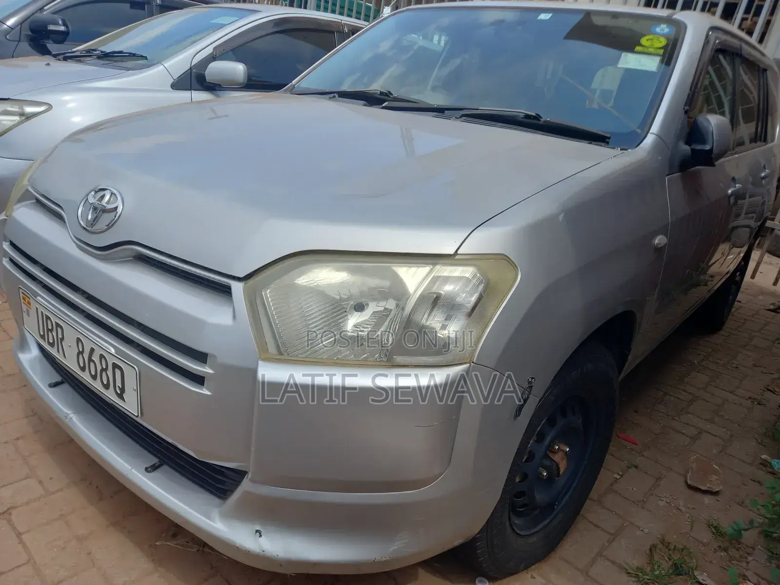 Toyota Succeed SV Premium 2014 Silver