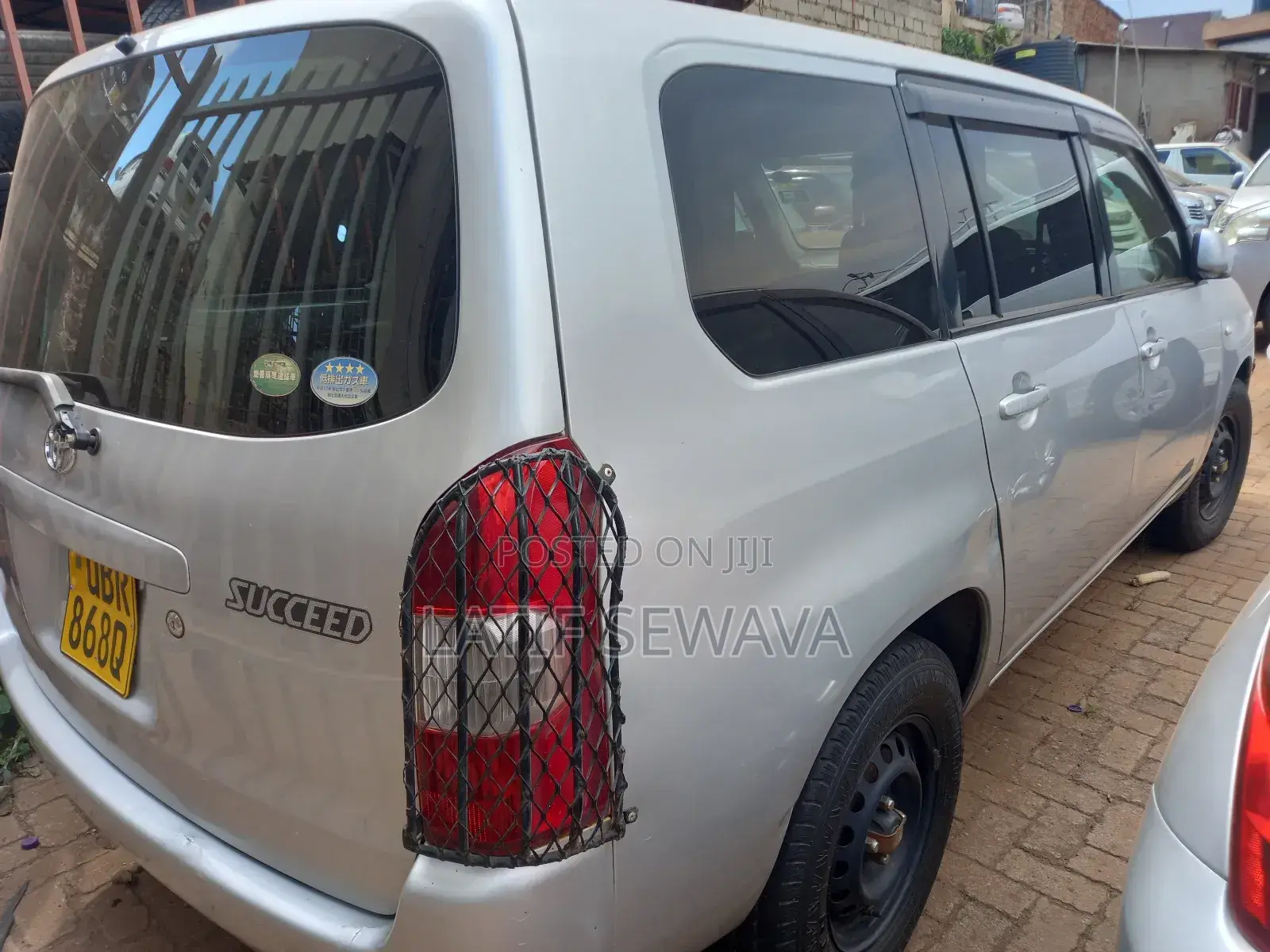 Toyota Succeed SV Premium 2014 Silver