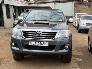 Toyota Hilux 2014 Gray