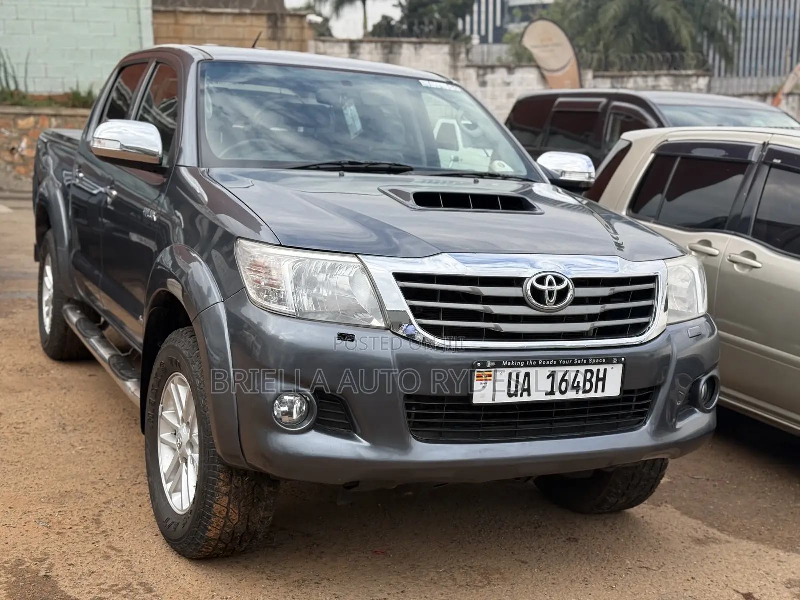 Toyota Hilux 2014 Gray