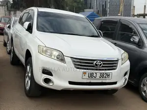 Toyota Vanguard 2008 White