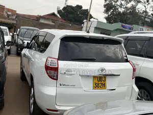 Toyota Vanguard 2008 White