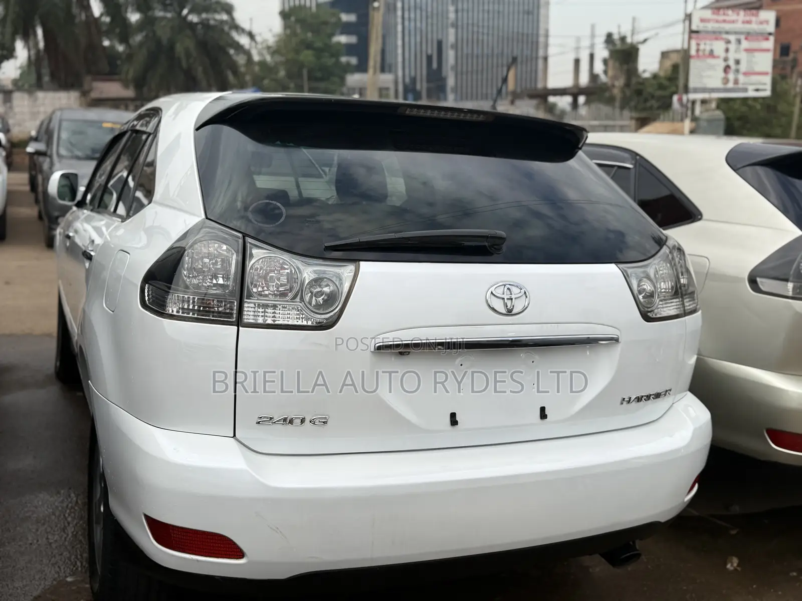 Toyota Harrier 2010