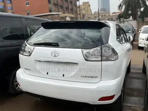 Toyota Harrier 2010