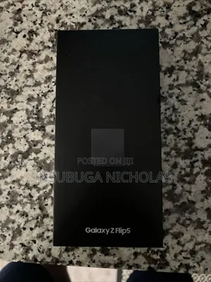 New Samsung Galaxy Z Flip 5 256 GB Gray