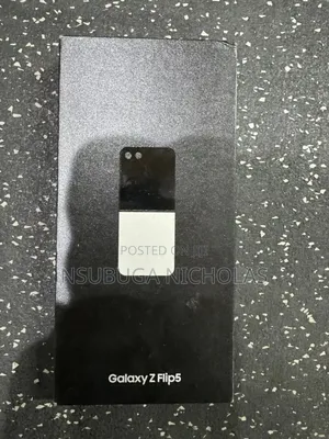New Samsung Galaxy Z Flip 5 256 GB Gray