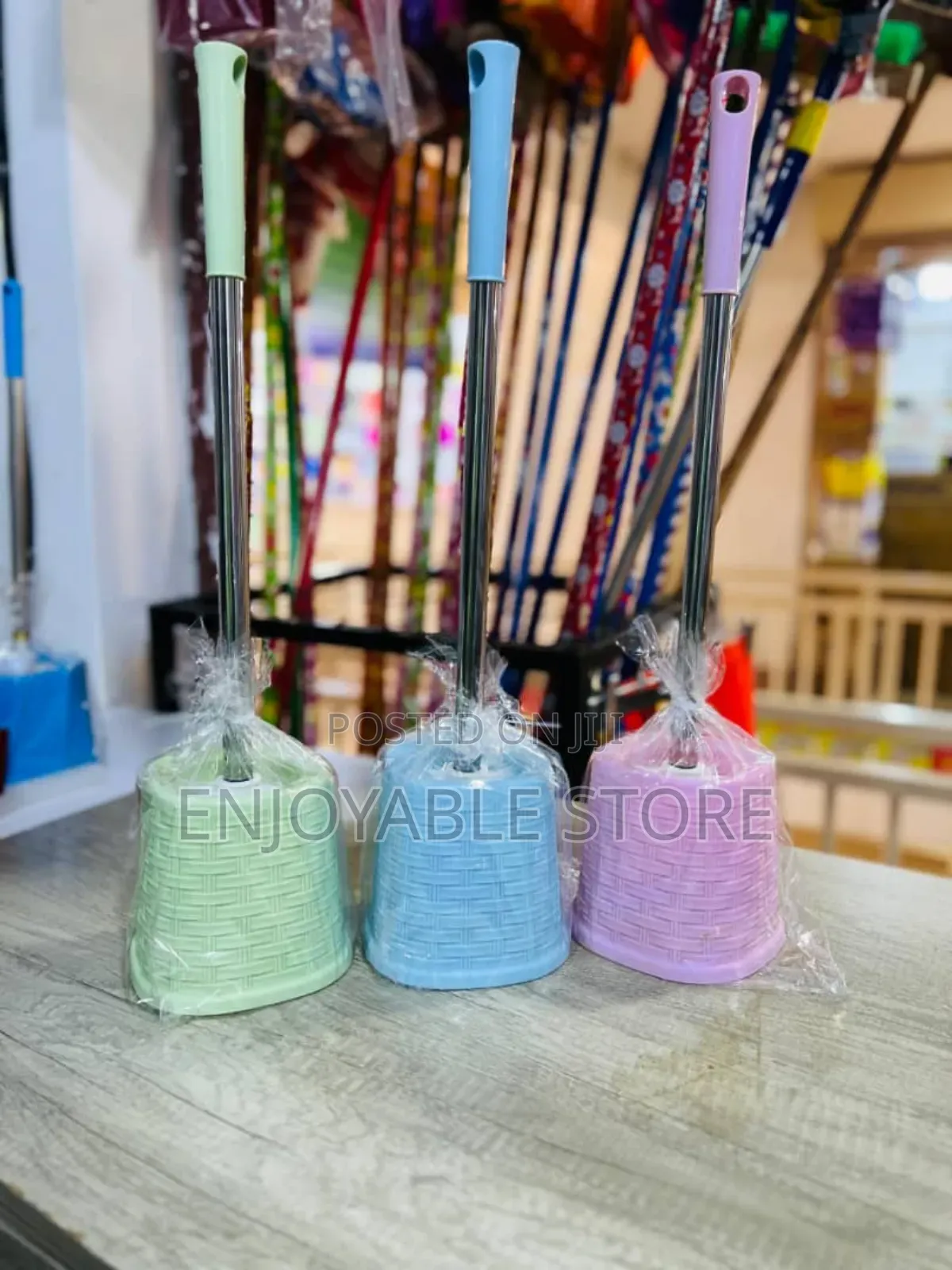 Matted Toilet Brushes Matted Toilet Brushes(Metallic Handle)